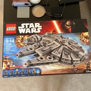 Lego Star Wars model 75105 Millenium Falcon.